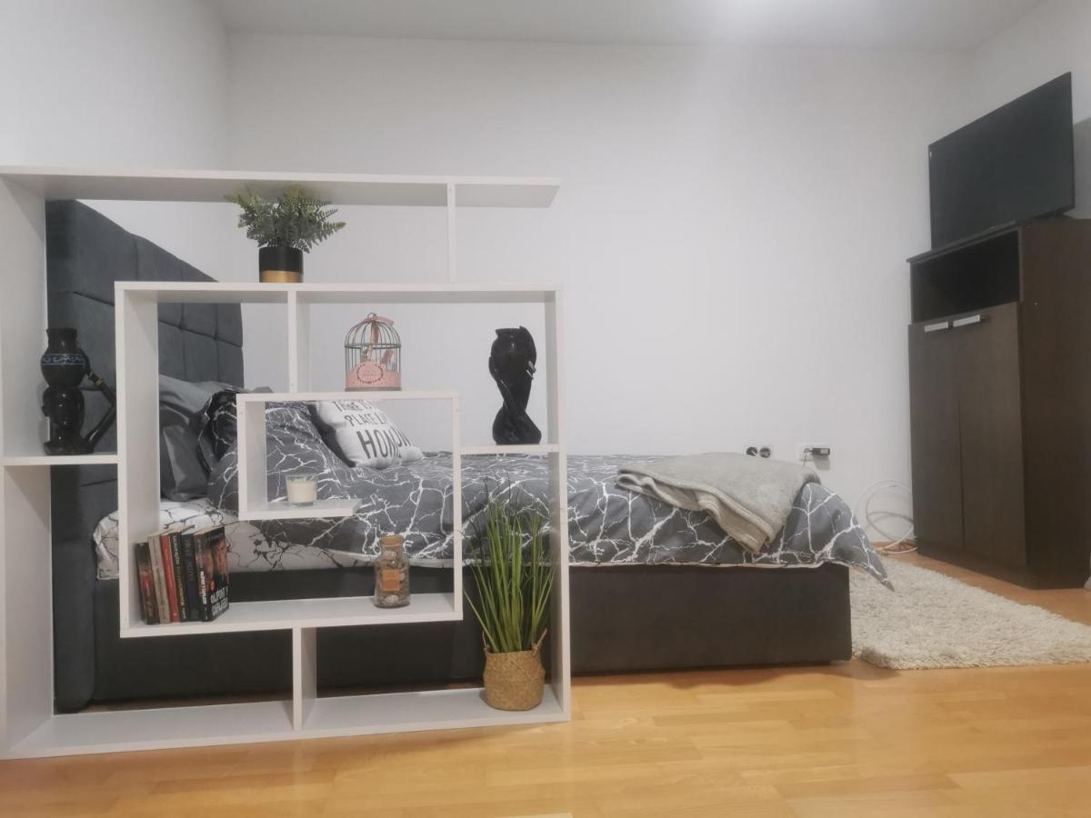 Amabilis Appartement Banja Luka Buitenkant foto